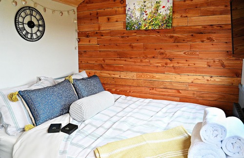 Monyash Cabin | Cosy Shepherd Hut in the Heart of the Peak District