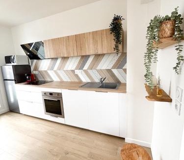 Vaulx-en-Velin Apartment | Cosy Soie