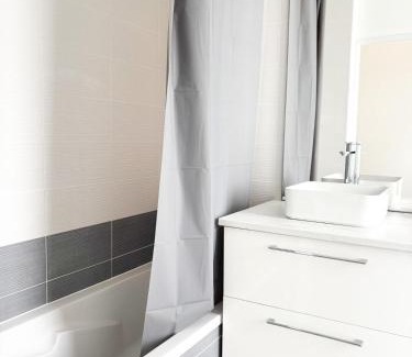 Vaulx-en-Velin Apartment | Cosy Soie