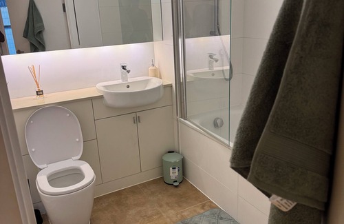 Stratford Apartment | Cosy & Spacious 2-Bedroom apartment in Stratford