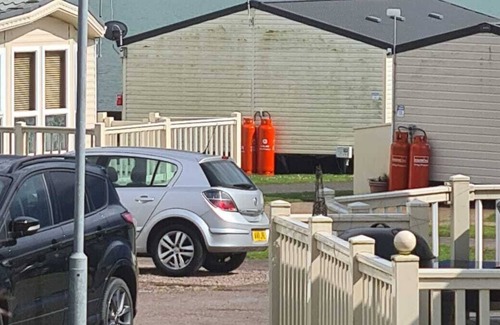 Colchester Ski Chalet | Cosy static caravan on East Mersea Island