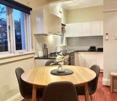 Neutral Bay Apartment | Cosy Stay - Neutral Bay 1 Bdrm