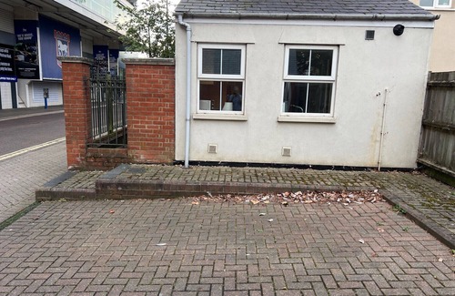 Ipswich Apartment | Cosy Studio Flat for Football Fans/Couples: Steps from Ipswich Town F.C. Stadium