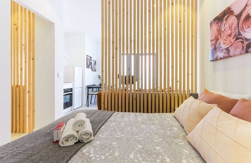 Alcantara Apartment | Cosy studio for 3 people in Alcantara with Wi-Fi and TV