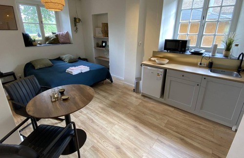 Cadier en Keer Apartment | Cosy studio in a monastery The Abbey