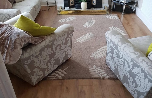 Hoylake House | Cosy& stylish 2 bed home near beach, pubs , railway station& golf course.
