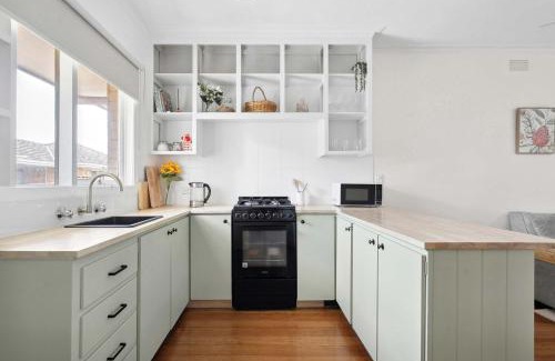 Geelong West House | Cosy Townhouse in the Heart of Geelong West