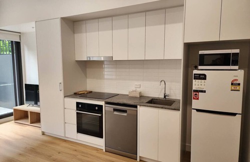 Kingsford Apartment | Cosy Unit Near Light Rail