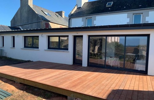 Saint-Mathieu House | Cosy waterfront house sleeps 4, beach at end of garden