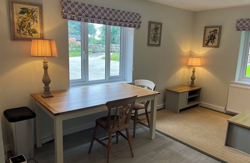 Ashford Hill Cottage | Cosy & well located cottage in beautiful countryside. Pet friendly.
