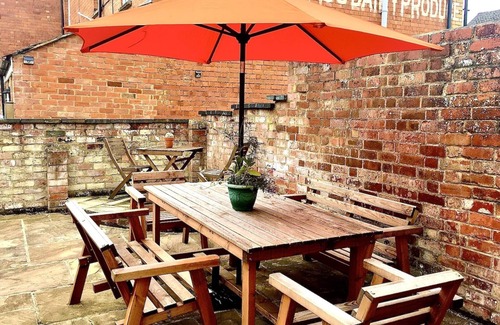 Cirencester House | Cotswold Place - Central, historic and beautiful 2/3 terraced house