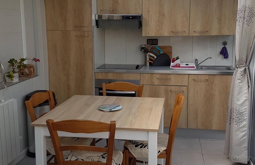 Le Crotoy House | Cottage 2 to 4 people near beach spa. private courtyard and parking.