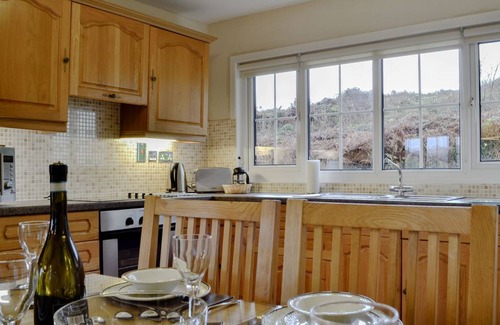Cwrt Cottage | Cottage ∙ 3 bedrooms ∙ 6 guests