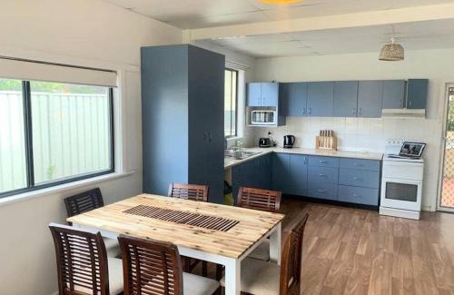 Nelson Bay Apartment | Cottage 3mn walk CBD/Marina. Wifi,AC, pet-friendly