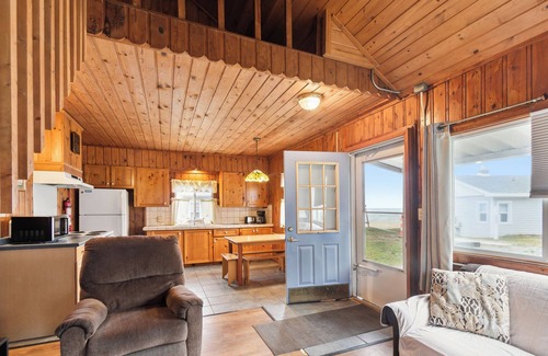 Greenbush Cabin | Cottage #4: 3BR/1BA Relaxing Lakeside Retreat!nn