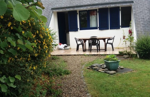 Tregunc House | Cottage 4-5 people on enclosed garden, close to beaches