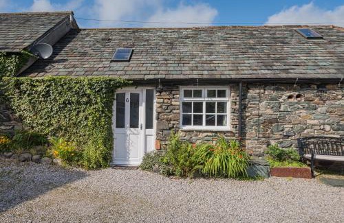 Braithwaite Apartment | Cottage 6 Studio Mews