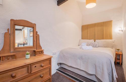 Braithwaite Apartment | Cottage 6 Studio Mews