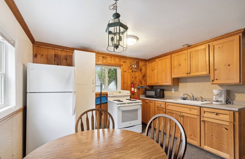 Greenbush Cabin | Cottage #7: 1BR/1BA Relaxing Lakeside Retreat!nn