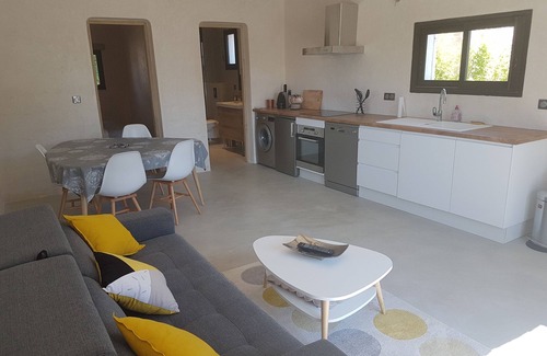 Saumane-de-Vaucluse Cottage | Cottage at the foot of the Luberon completely renovated and air-conditioned for 2 to 4 people