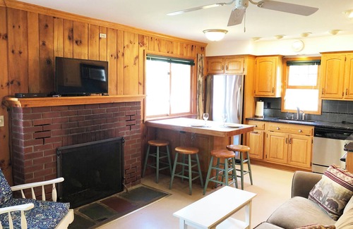 Lake George Cottage | Cottage at Takundewide on Lake George - small community w/amenities and a Dock
