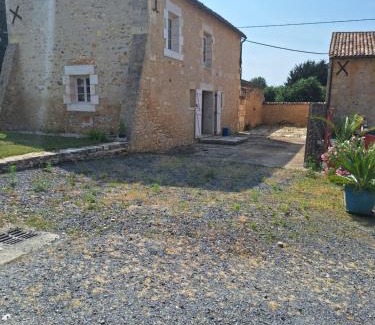Lavoux House | Cottage au calme avec parking privé