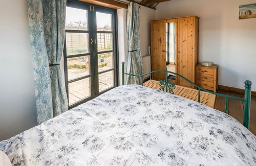 Happisburgh Cottage | Cottage by the coast, Open plan living, wi-fi, dog friendly