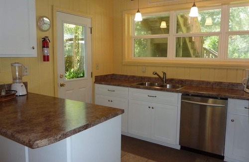 Jekyll Island House | COTTAGE BY THE SEA-Unit A 3 bedrooms, 2 bathrooms