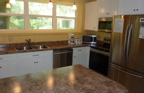 Jekyll Island House | COTTAGE BY THE SEA-Unit A 3 bedrooms, 2 bathrooms