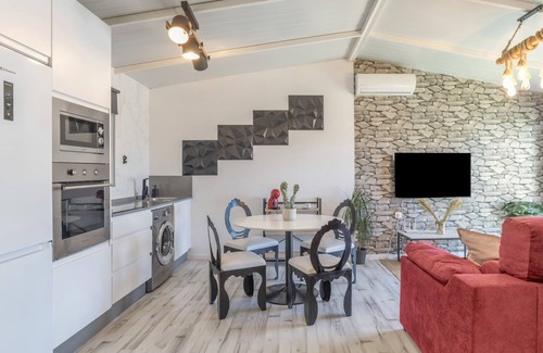 Conil de la Frontera Cottage | Cottage 'Casita de Ana' with Private Pool, Wi-Fi and Air Conditioning