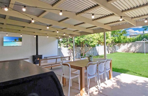 Wagga Wagga House | Cottage Charm on Travers - Pet Friendly, CBD Location