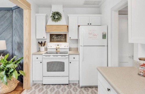 Easley House | ~Cottage Chic~ Monthly Rental 2min to DT Easley!