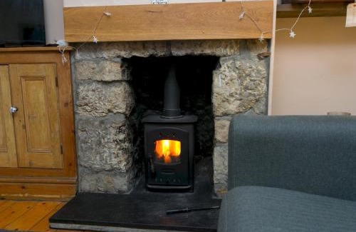Penmon House | Cottage close To Coastal Path & Puffin Island Pass the Keys