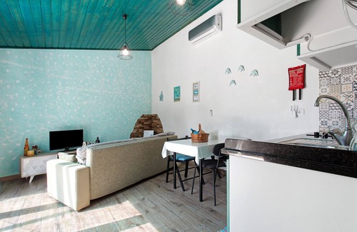 Nadadouro Cottage | Cottage 'Country House - Lagoa De Óbidos' with Private Terrace, Wi-Fi and Air Conditioning