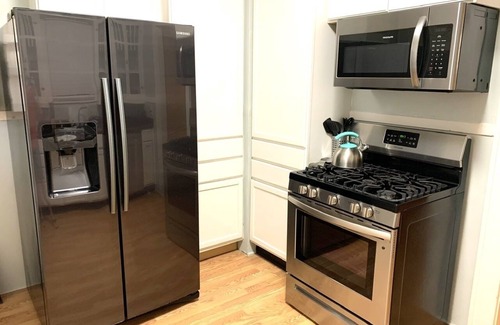 Galveston Cottage | Cottage Dreams-Near beach,conv. cntr,cruise,strand