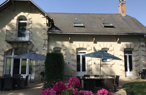 Jarze Cottage | Cottage (Ecurie sleeps 6) in the grounds of a magnificent Chateau