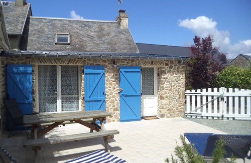 Creances House | cottage in Créances village, 4 rooms, 4 people