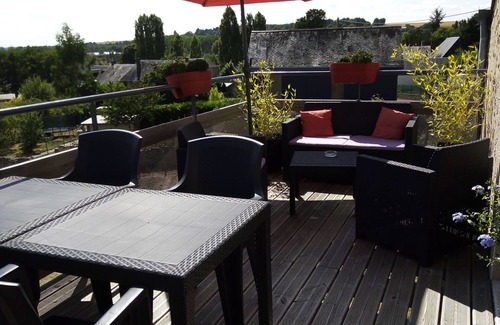 Sarge-sur-Braye Apartment | cottage in height with balcony. 1 bedroom