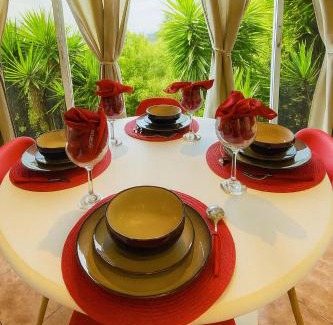 Escobal House | Cottage in Magic Mountain Views
