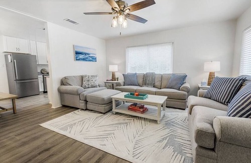 Dauphin Island House | Cottage in the Village