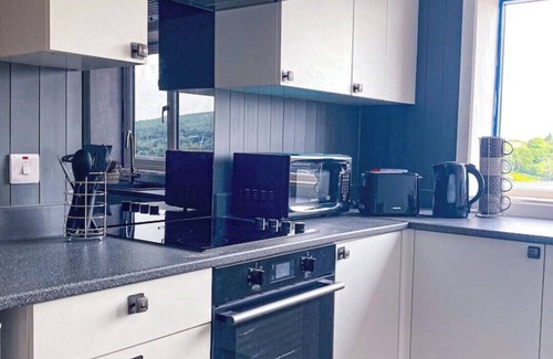 Penisarwaun House | Cottage Near Snowdon With hot Tub, ice Barrel & EV Charger