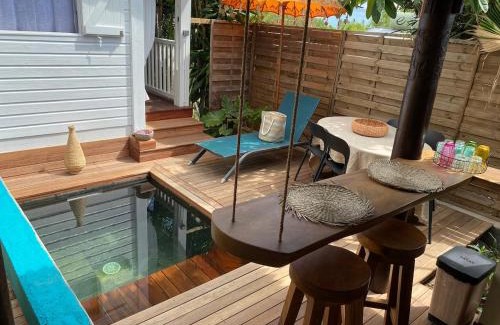 La Saline Les Bains Apartment | Cottage Payenke - bain balinais et lagon à pied