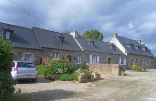 Garlan House | Cottage 'Penty's Ouessant 3' with Shared Terrace