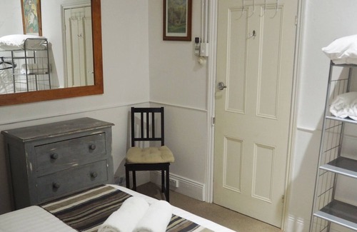 Adelaide Central Business District Cottage | Cottage SixtyA-part of Harriett's Cottage Accommod