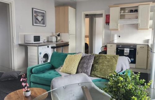 Birmingham Apartment | Cottage style 2 Bedroom Apt in City, near Utilita Arena & Free Parking