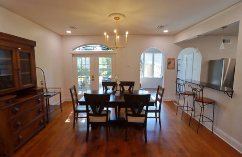 Highlands - Perkins House | Cottage under the oaks! Walk to LSU games!