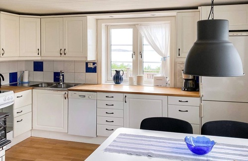 Stenungsund House | Cottage with Fjord View, Stenungsund