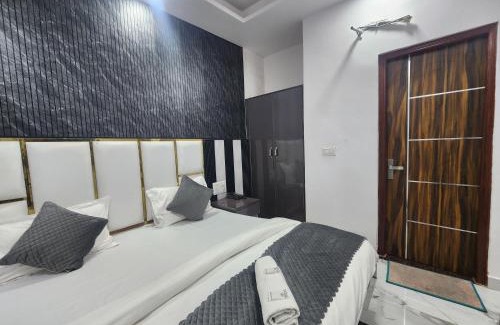 Paharganj Hotel | Cottage Yes Sir Dx