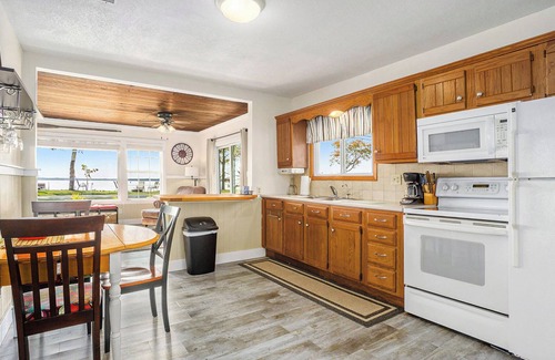 Bear Lake Cabin | Cottages on 50' of Bear Lake frontage