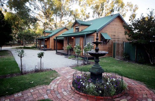 Deniliquin Cottage | Cottages on Edward